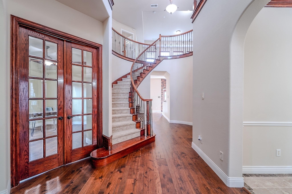 924 Brentwood Drive - Photo 8