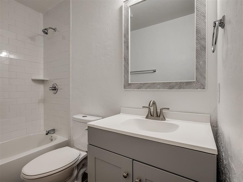 221 W Wayne Street - Photo 35