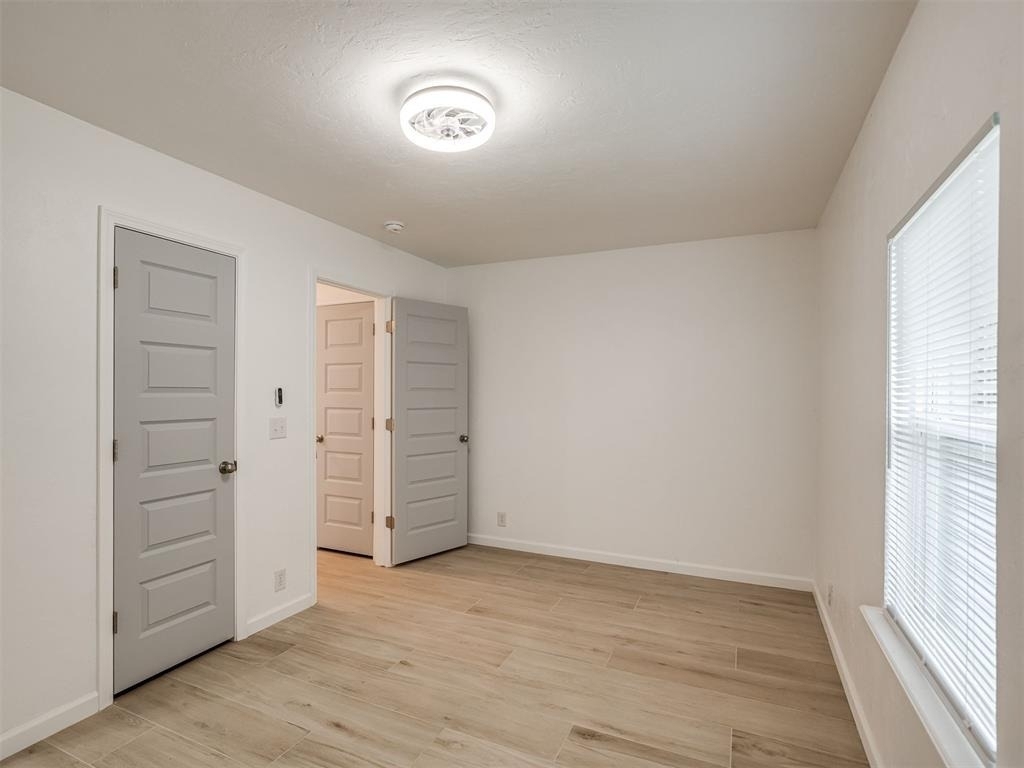 221 W Wayne Street - Photo 25