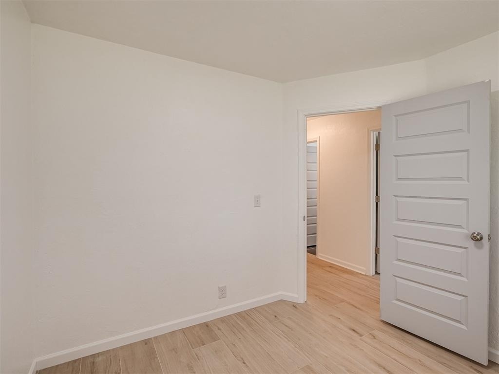 221 W Wayne Street - Photo 31
