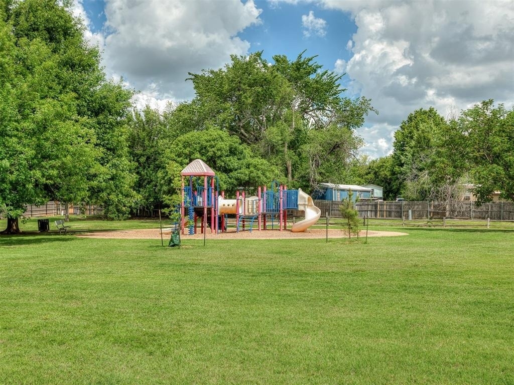 221 W Wayne Street - Photo 42