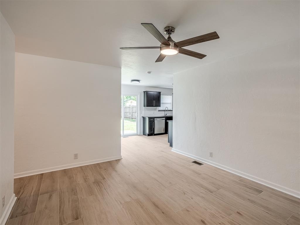 221 W Wayne Street - Photo 7