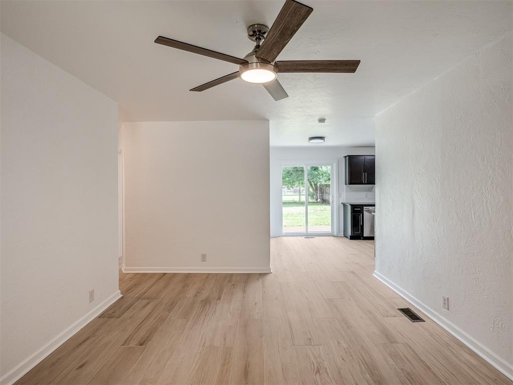 221 W Wayne Street - Photo 6