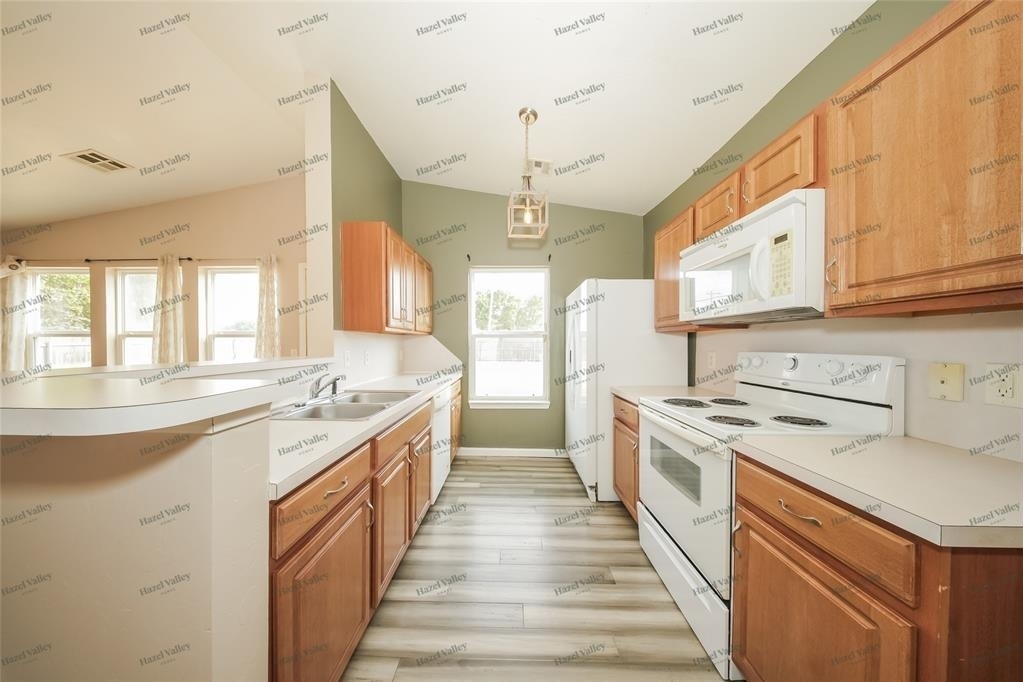 900 Sw 156th Street - Photo 5