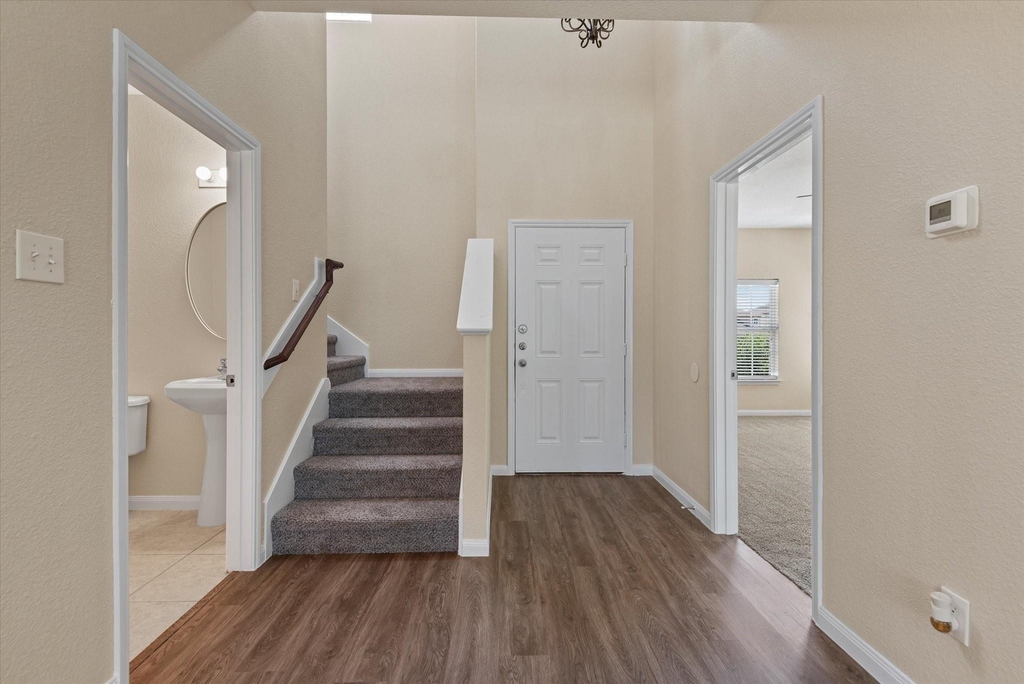 5055 Royal Springs Drive - Photo 2