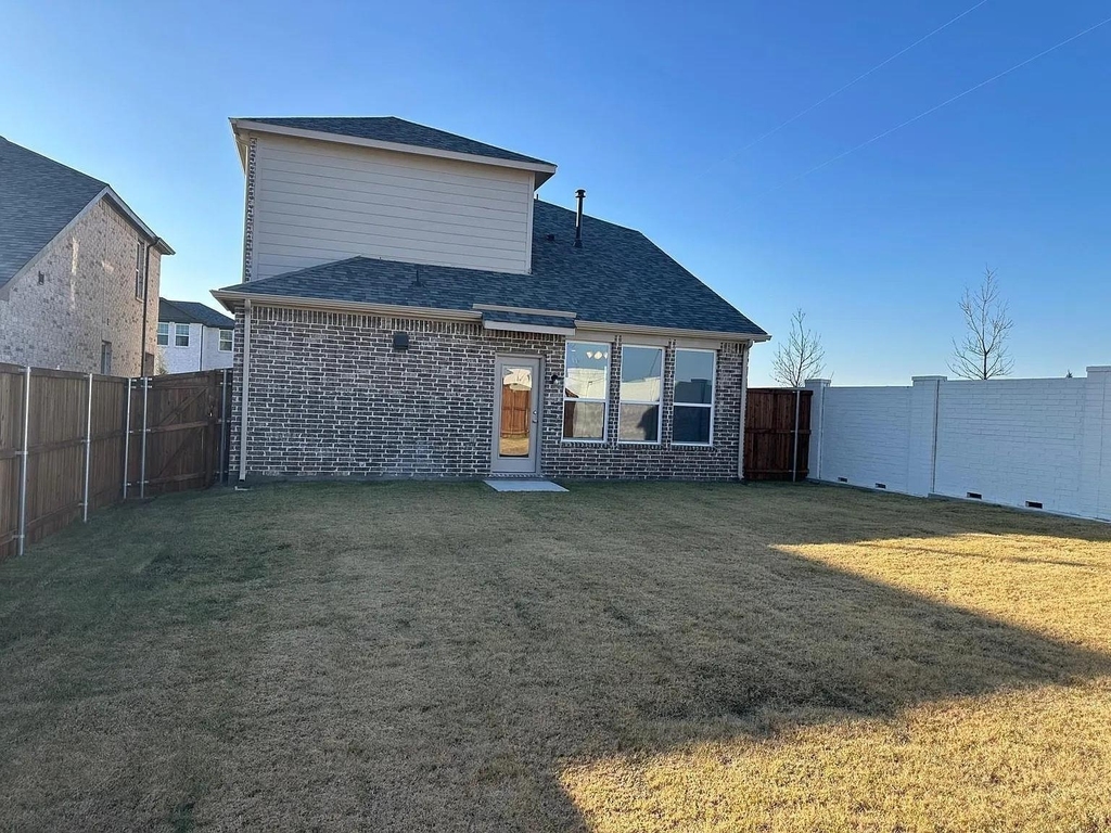 3124 Lucia Way - Photo 2