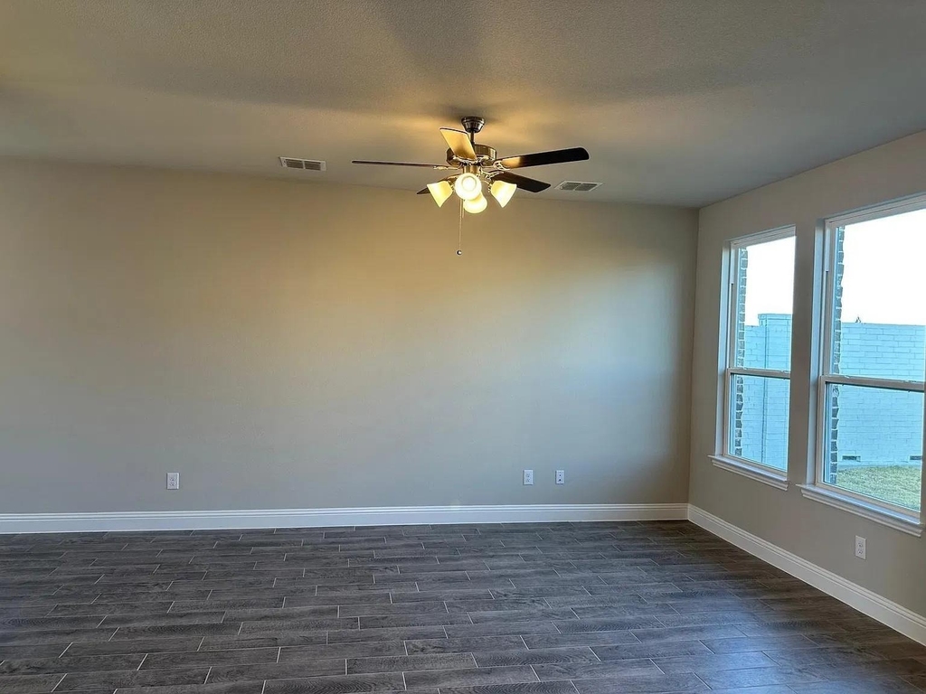 3124 Lucia Way - Photo 5