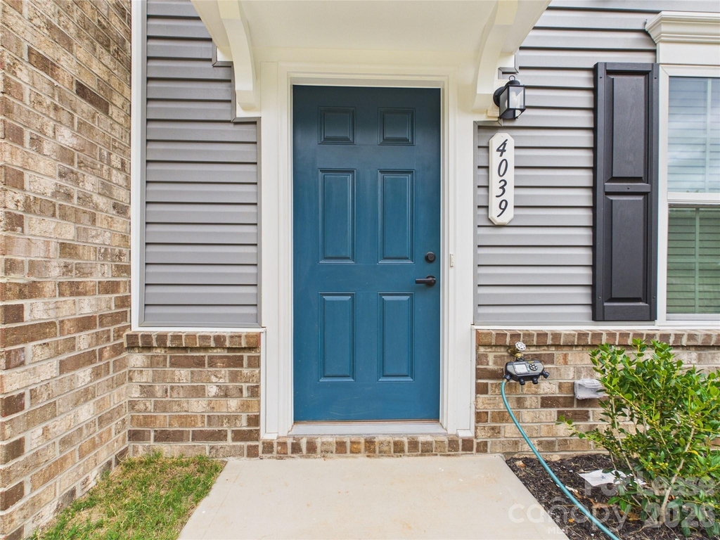 4039 Vallhorn Lane - Photo 2