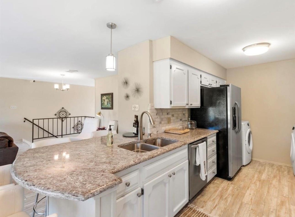 5016 Elms Court - Photo 1