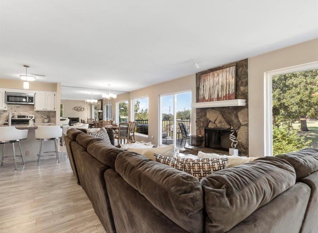 5016 Elms Court - Photo 3