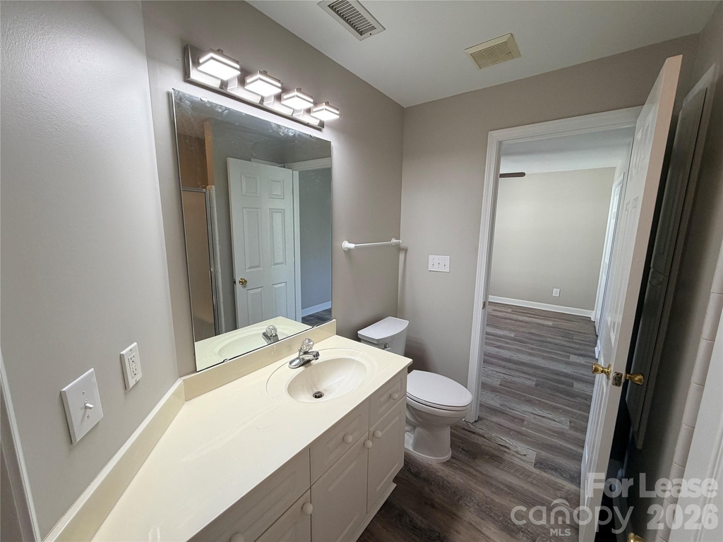 547 Southeast Drive - Photo 5