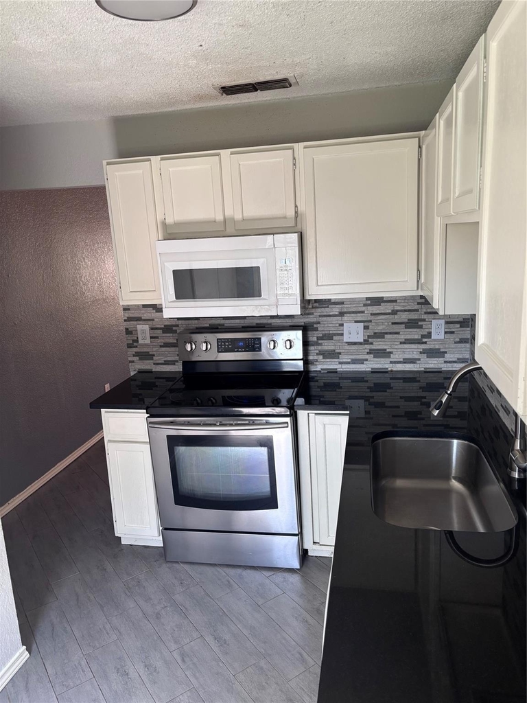 111 Glade Shadow Drive - Photo 1
