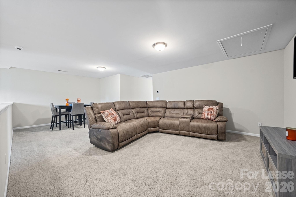 979 Pennington Drive - Photo 19