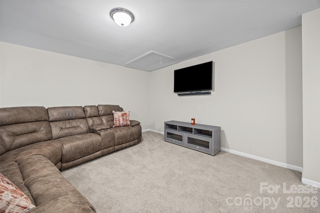 979 Pennington Drive - Photo 18
