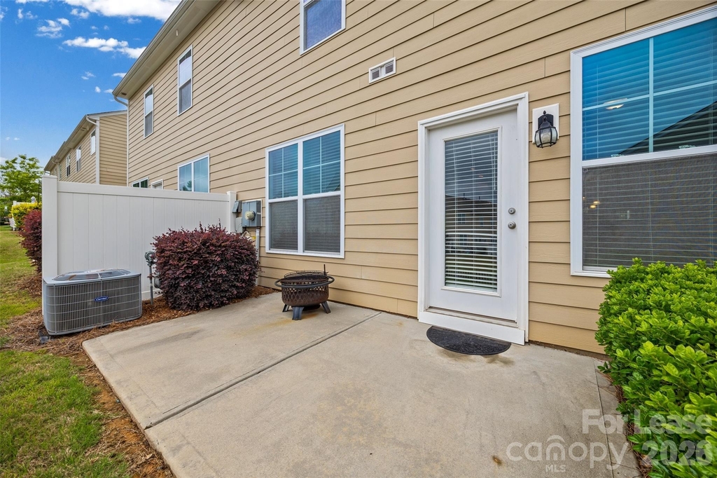 979 Pennington Drive - Photo 22