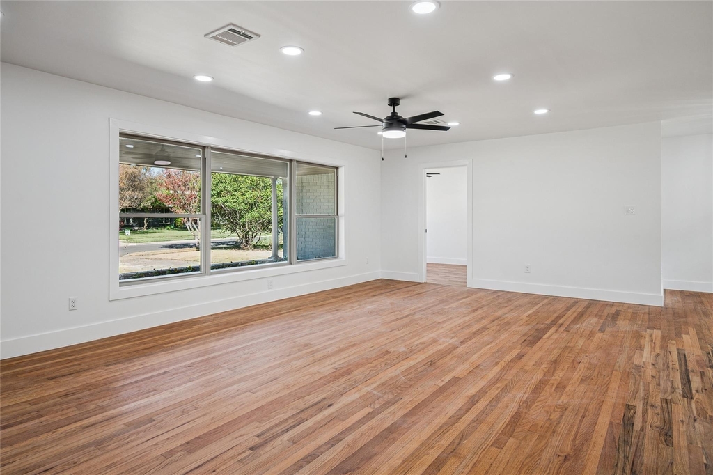9946 Kilarney Drive - Photo 4