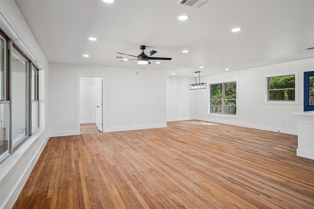 9946 Kilarney Drive - Photo 3