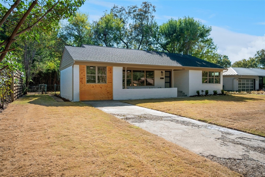 9946 Kilarney Drive - Photo 2