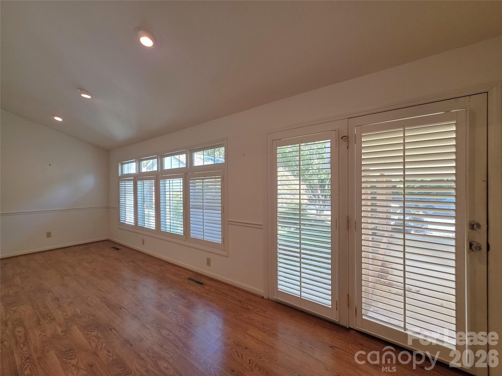 628 Breckenridge Road - Photo 9