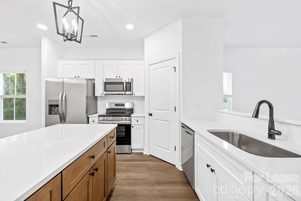 354 W Moore Avenue - Photo 2