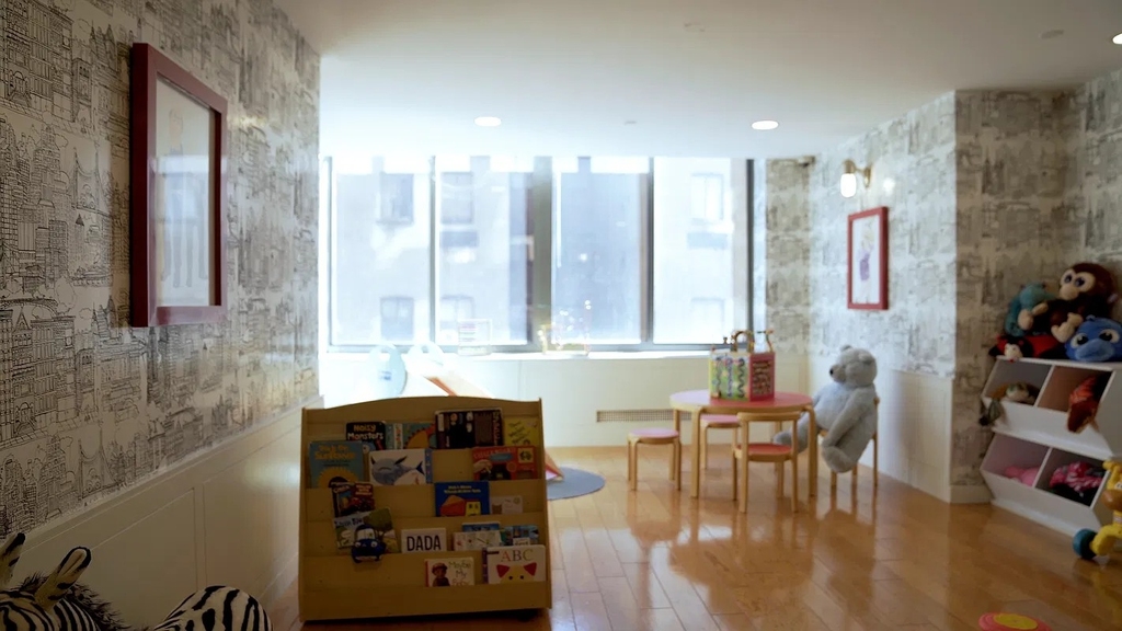 222 East 34th Street - Photo 16