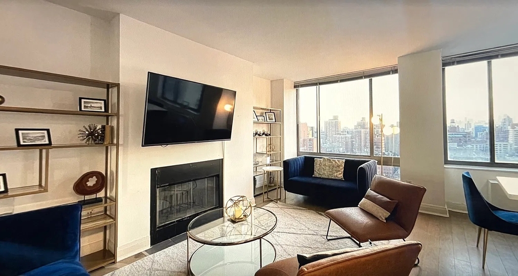 222 East 34th Street - Photo 1