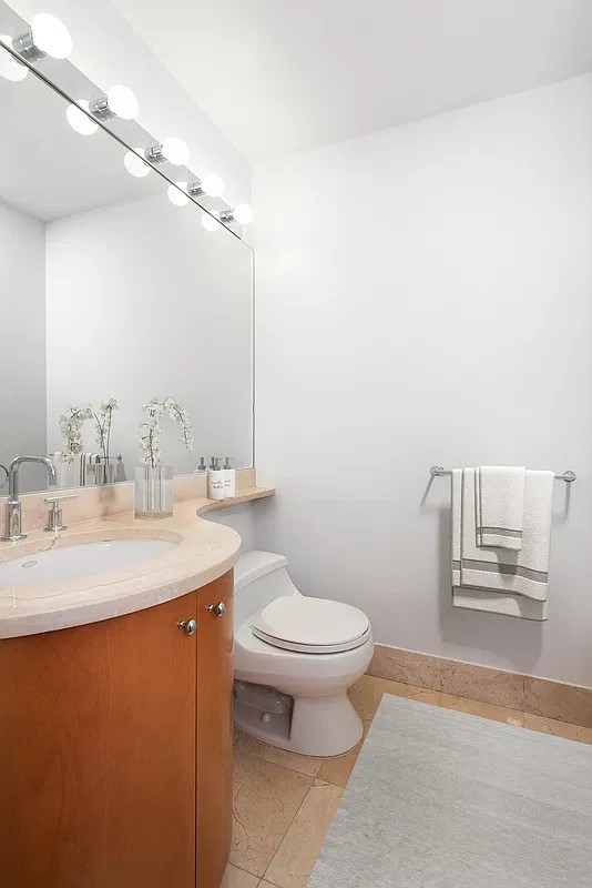 222 East 34th Street - Photo 10