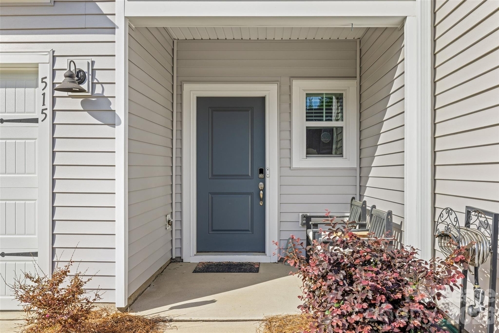 515 Tayberry Lane - Photo 1