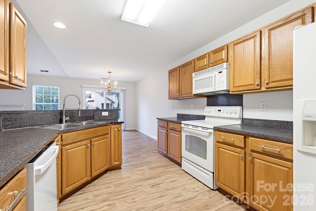 7004 Paddle Wheel Lane - Photo 6