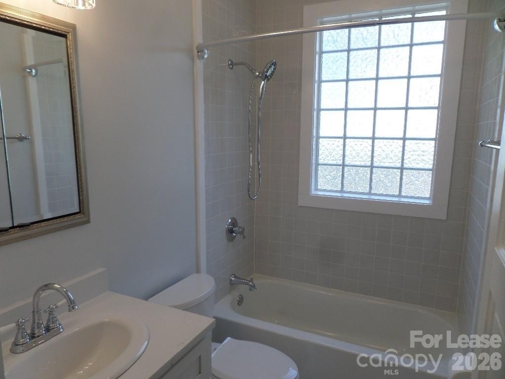 421 Rensselaer Avenue - Photo 10