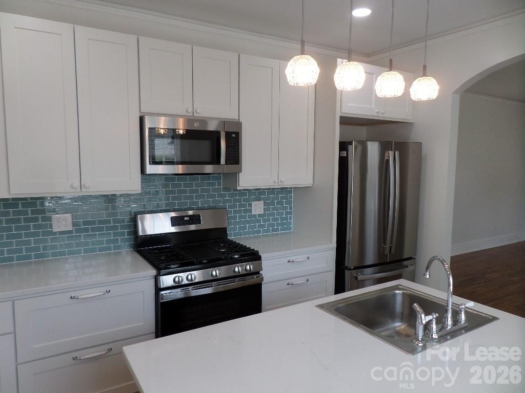 421 Rensselaer Avenue - Photo 1