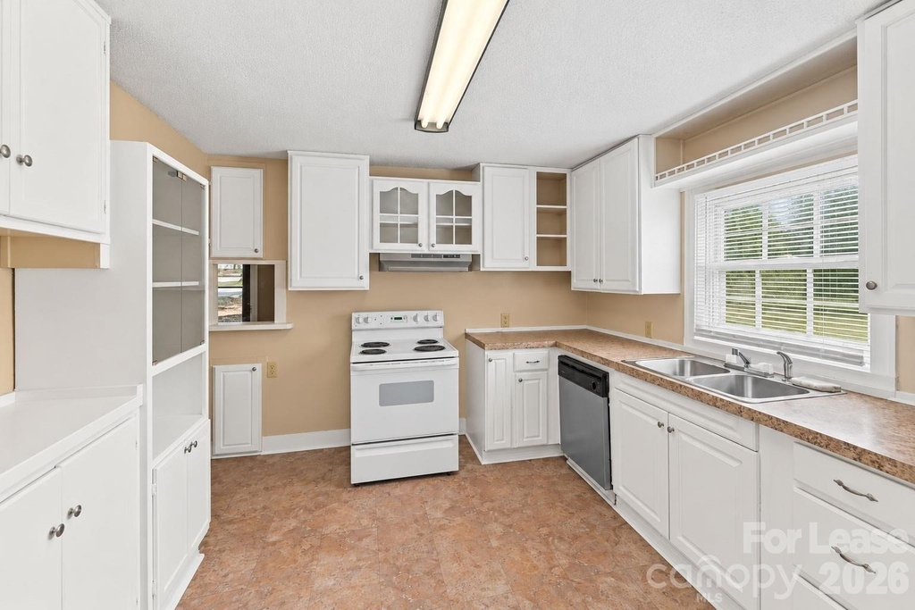 133 Proctor Street - Photo 1