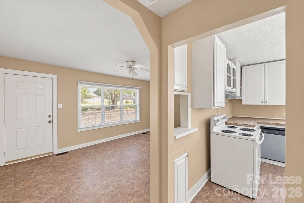 133 Proctor Street - Photo 15