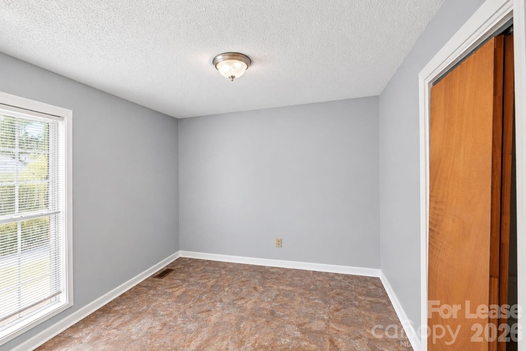 133 Proctor Street - Photo 7
