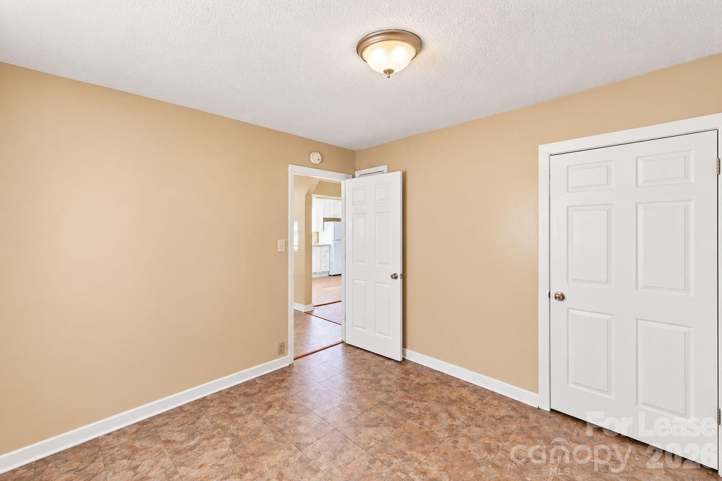 133 Proctor Street - Photo 10
