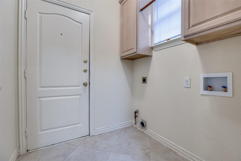 6613 Lynch Lane - Photo 11
