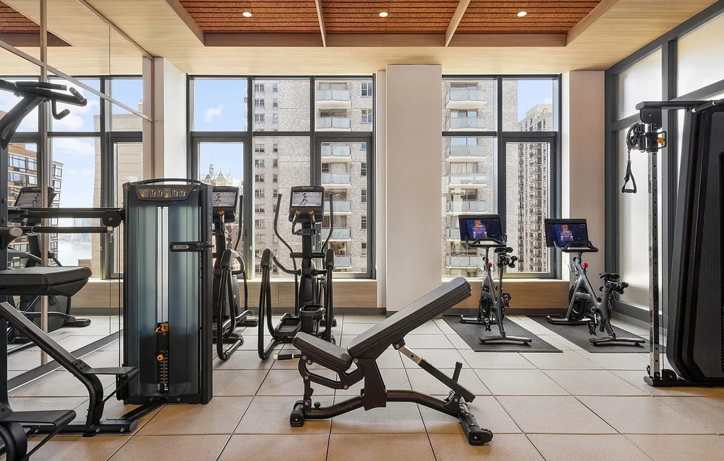 255 East 39th Street - Photo 13
