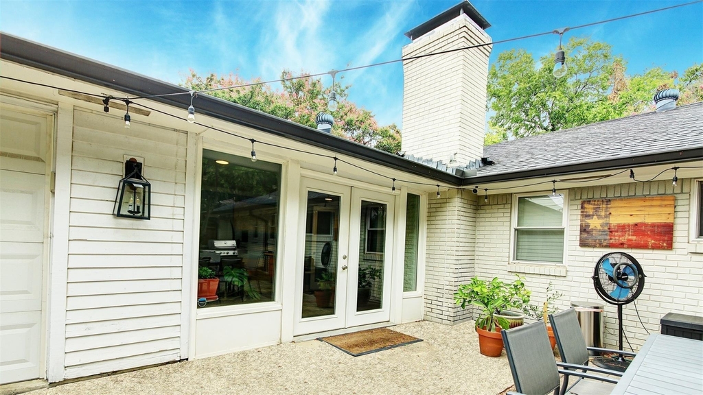 3230 Camelot Drive - Photo 23