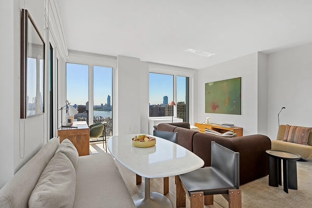 644 East 14th Street - Photo 6
