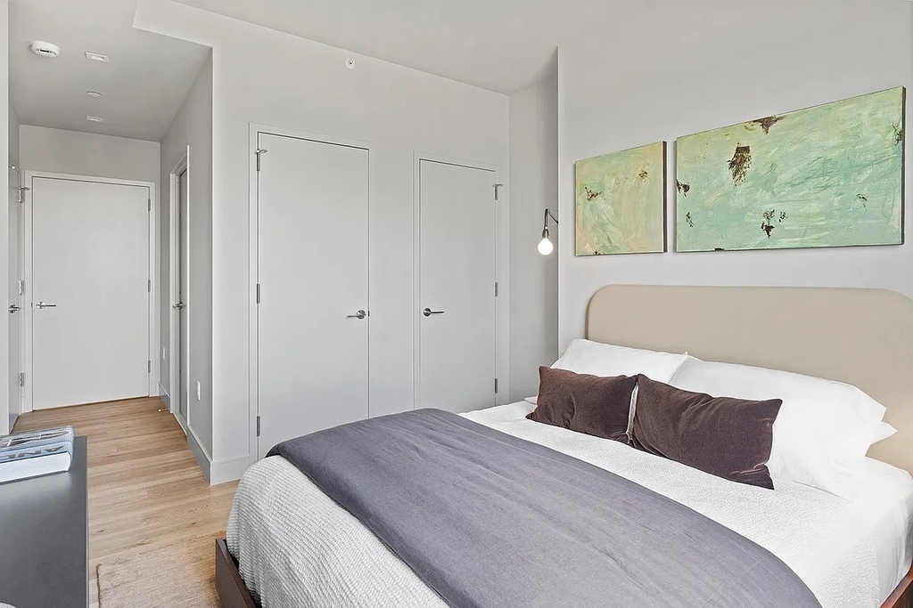 644 East 14th Street - Photo 9