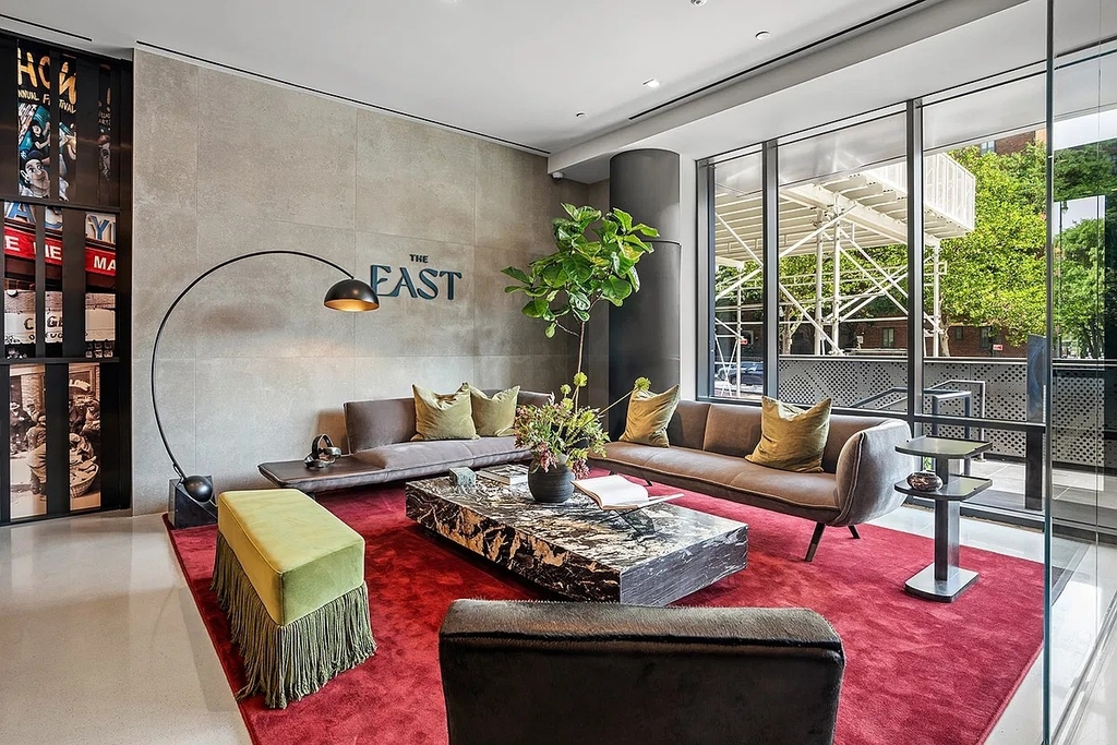 644 East 14th Street - Photo 18