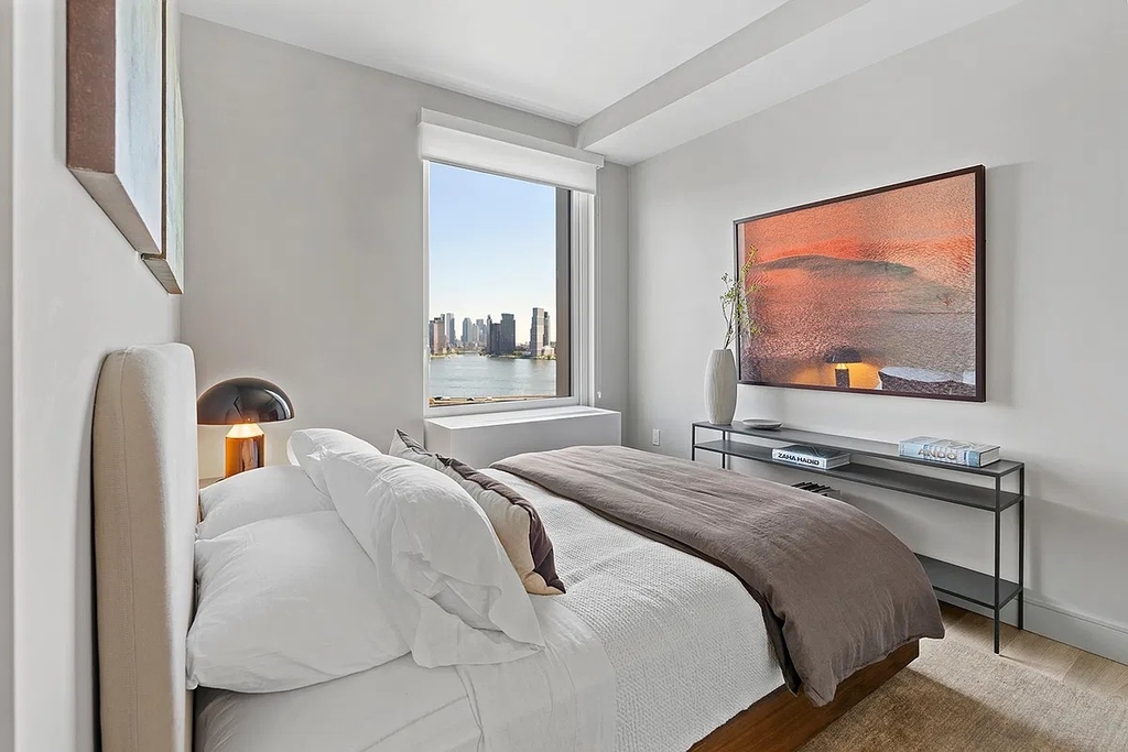 644 East 14th Street - Photo 8
