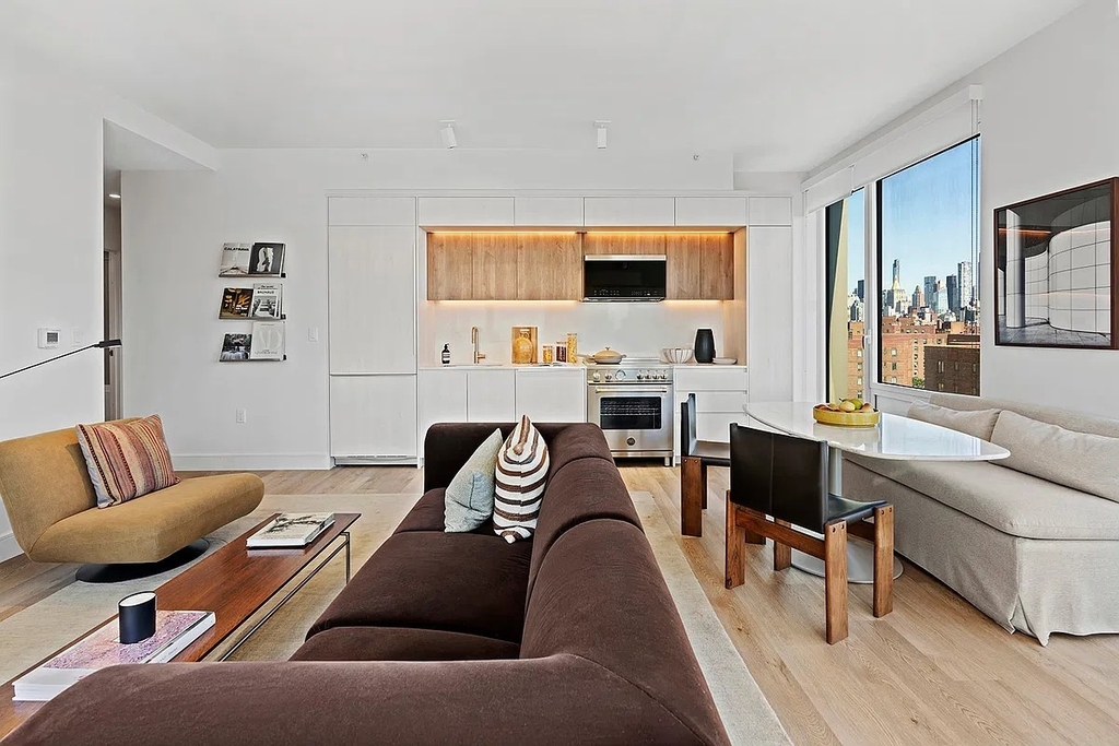 644 East 14th Street - Photo 7