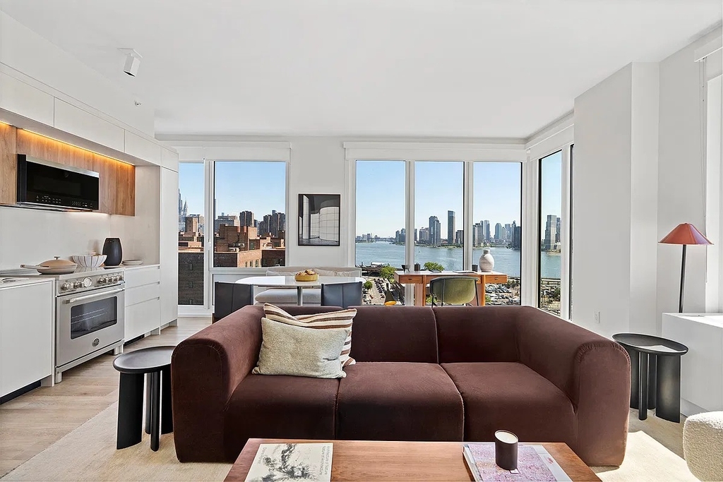644 East 14th Street - Photo 1