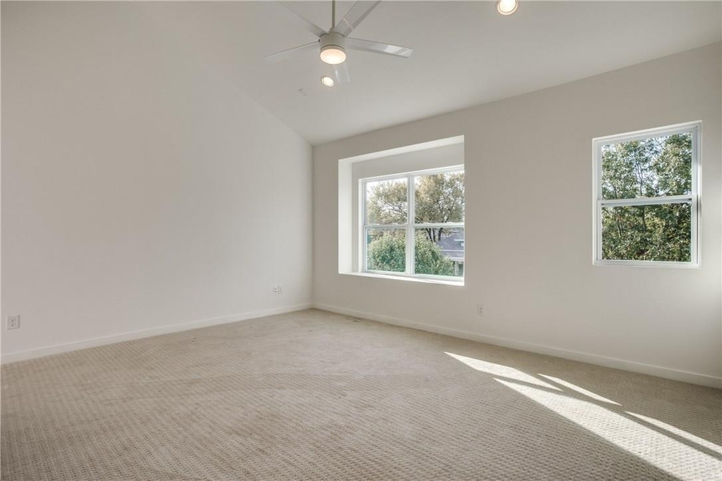 805 Melba Street - Photo 5