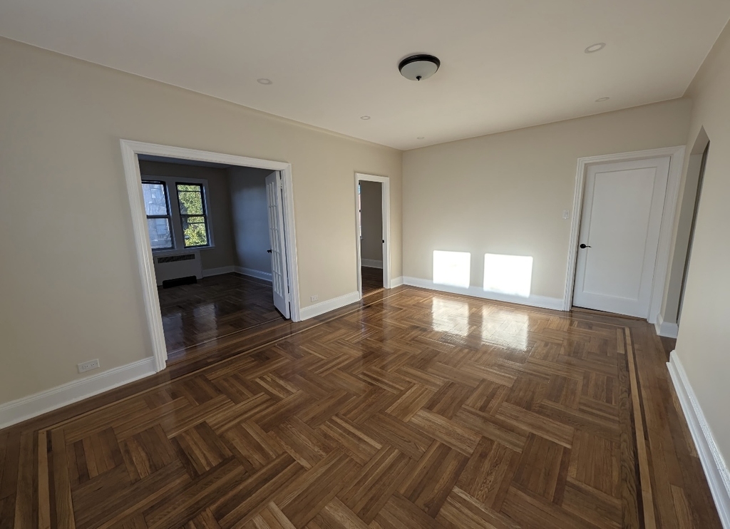 3008 Roberts Avenue - Photo 0