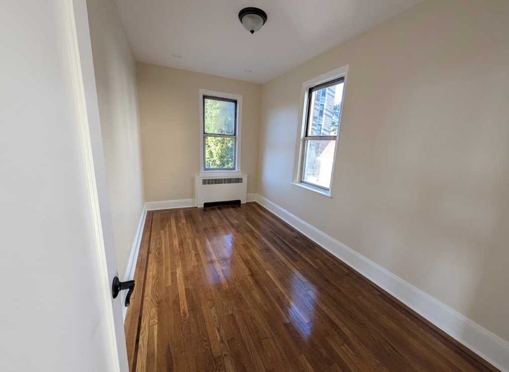 3008 Roberts Avenue - Photo 4