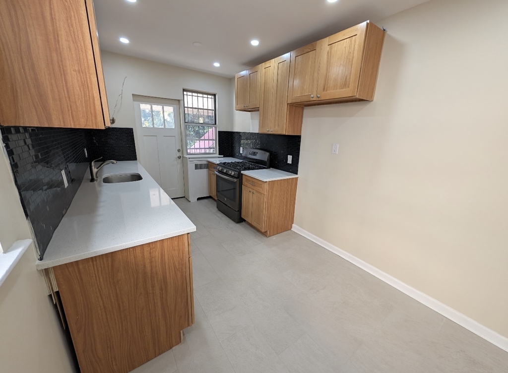 3008 Roberts Avenue - Photo 7