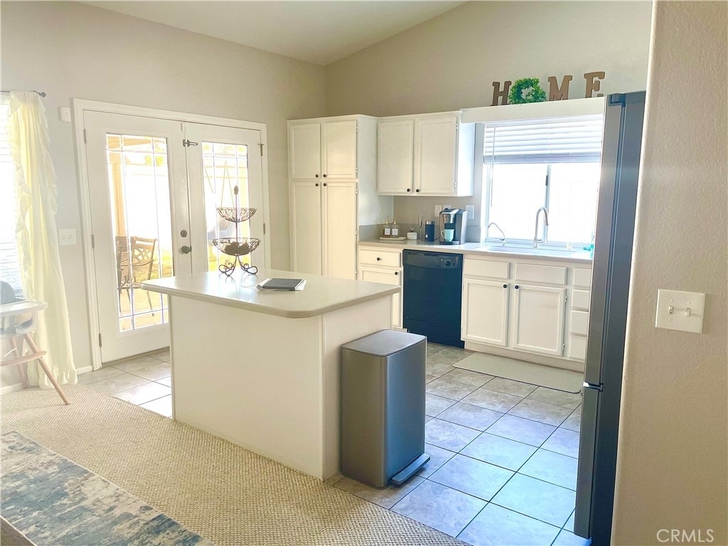 2724 Cambridge - Photo 7