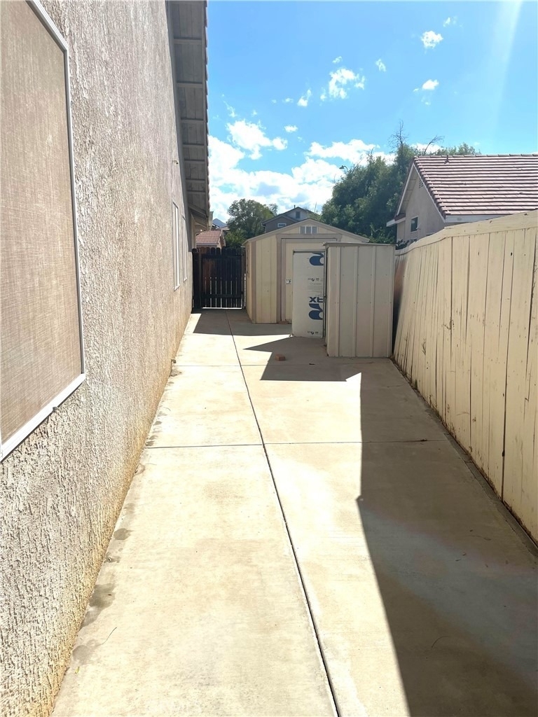 2724 Cambridge - Photo 19
